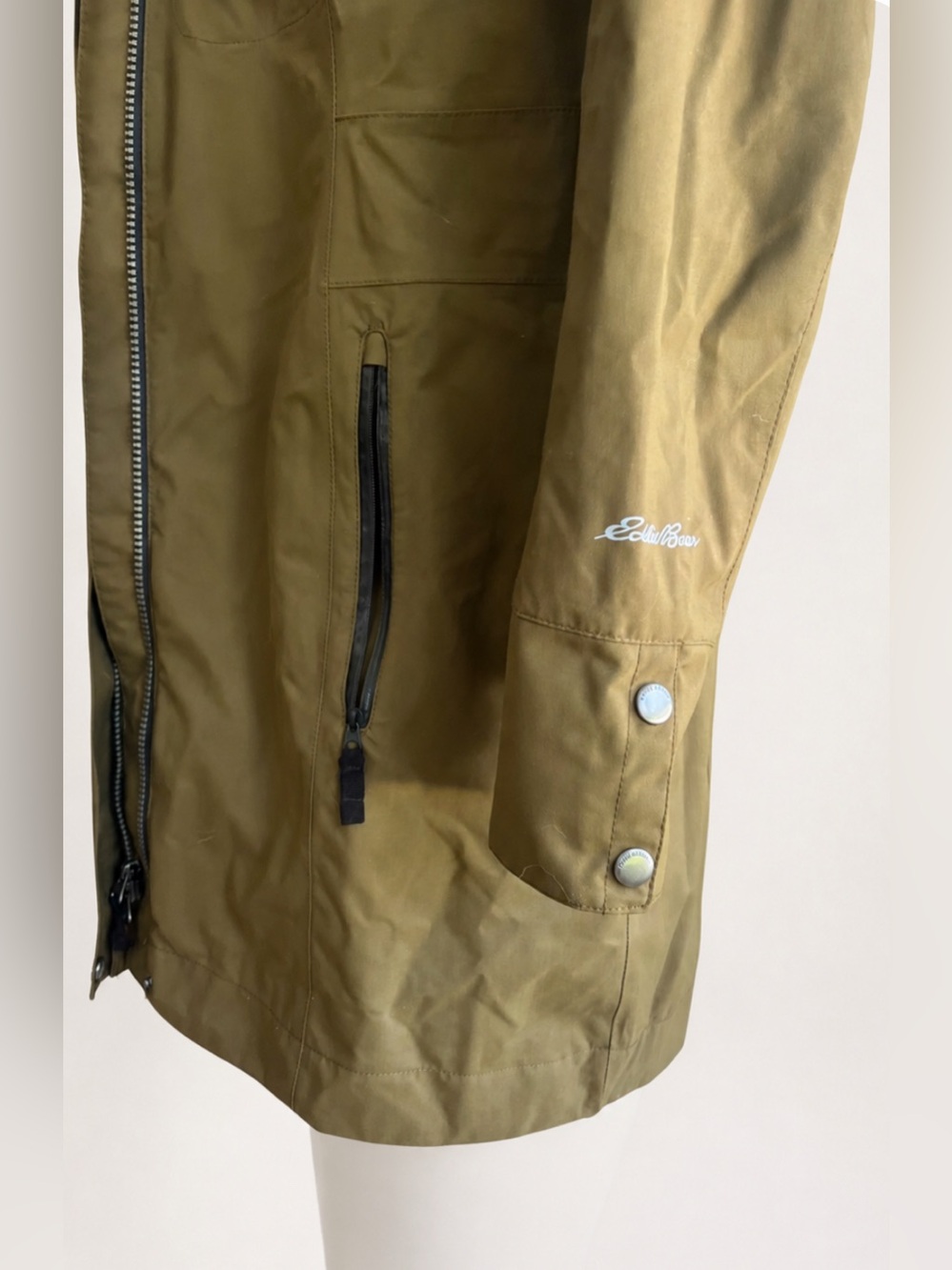 Eddie Bauer women’s WeatherEdge long raincoat/trench, size Medium - Picture 9 of 10